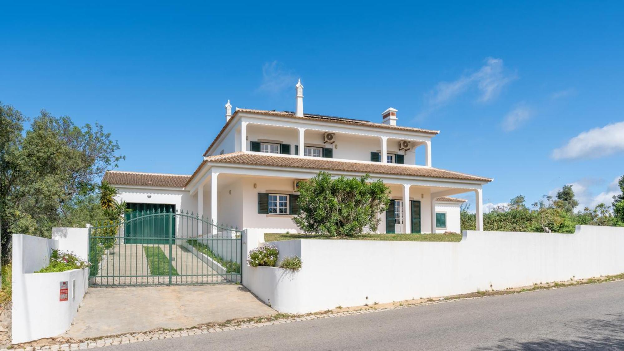 Sunny & Calm 4 Bdr House W/ Pool By Lovelystay Santo Estevao  Esterno foto