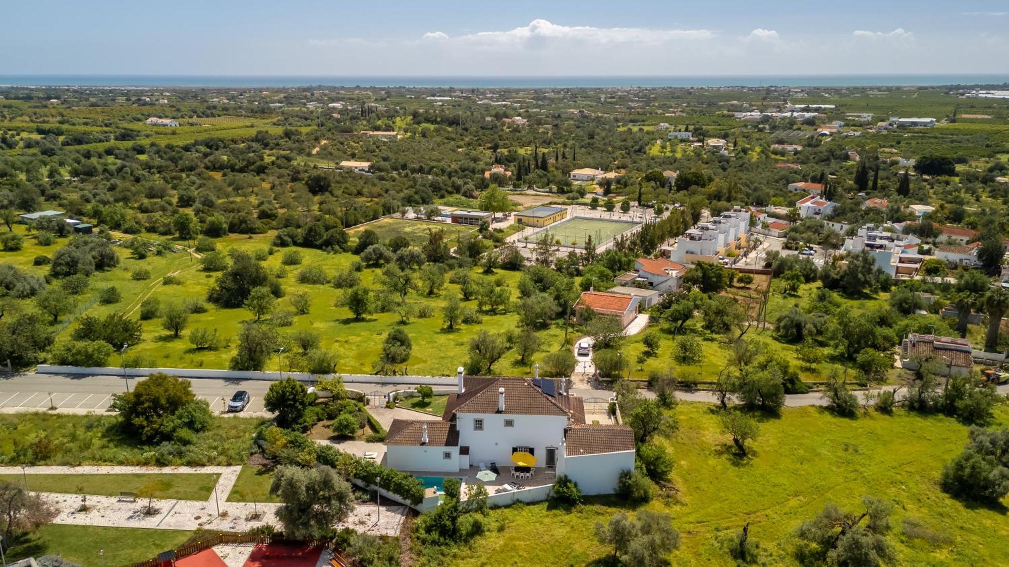 Sunny & Calm 4 Bdr House W/ Pool By Lovelystay Santo Estevao  Esterno foto